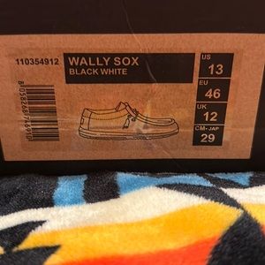 NIB Men’s Size 13 Black and White Hey Dude Shoes